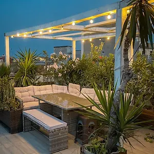 Pensjonat Follow The Sun - Rooftop Terrace, Katania